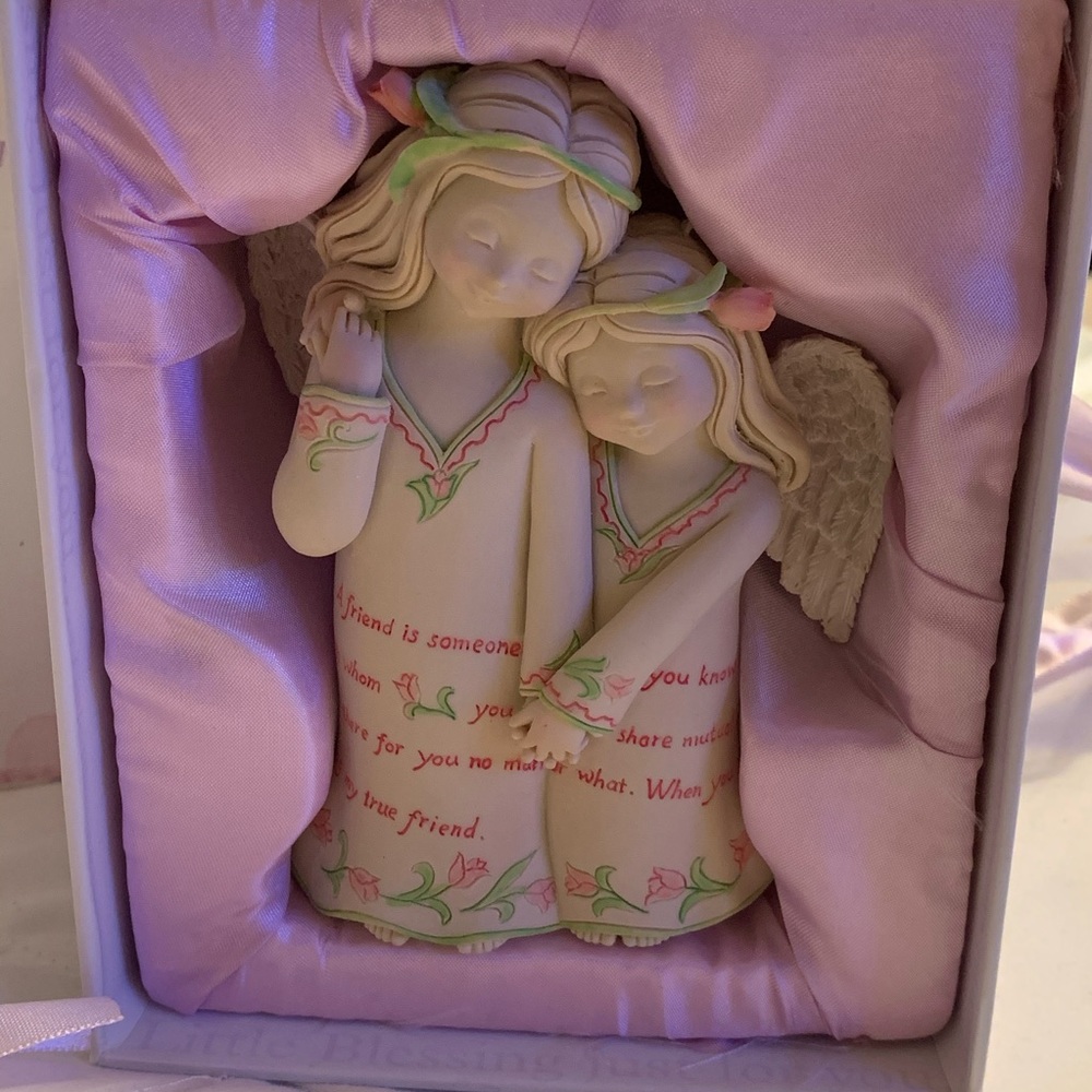 3/$30 Little Blessings Angel of True Friendship Statue